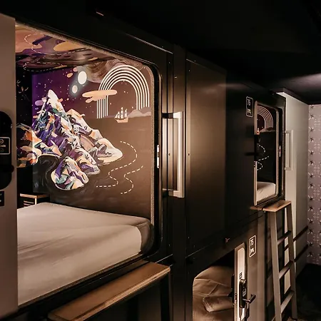 Capsule - Old Town Capsulehotel *