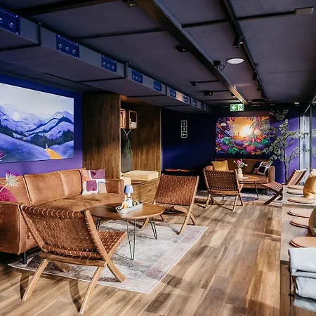 Capsule - Old Town Capsulehotel *